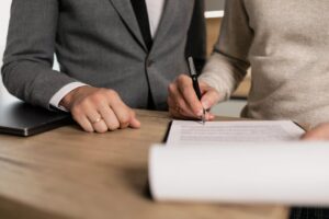Dlaczego warto zlecić sprawę odszkodowań kancelarii